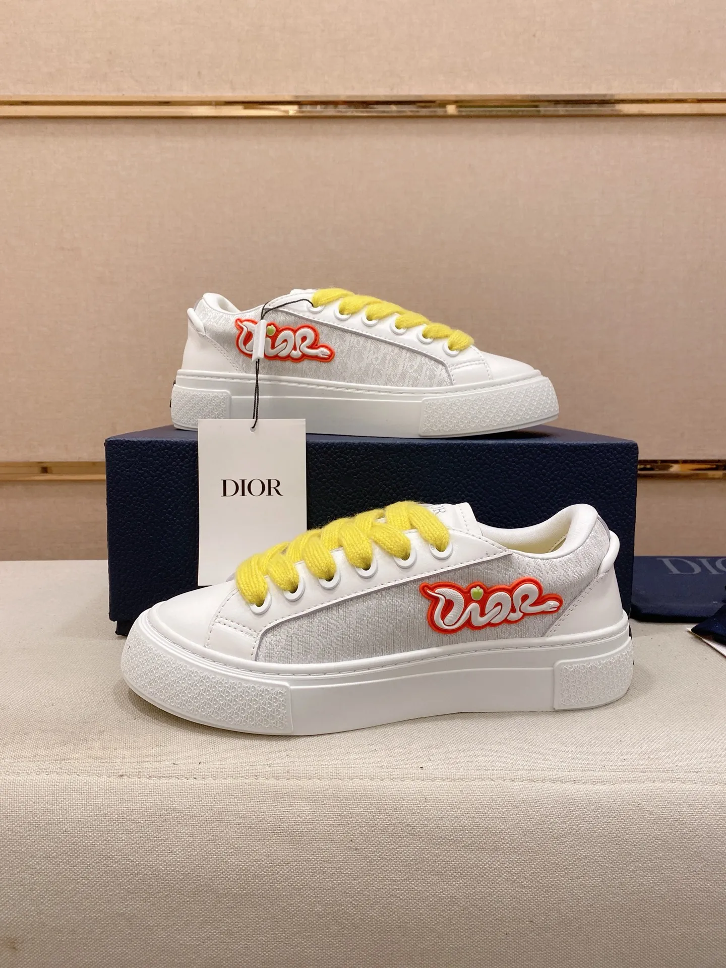 Factory price: 300 Men's shoes 💰[Dior·Dior] Top 🔍Couple style 💏🔍New casual sports style couple shoes, new four-season design, perfect workmanship, lace-up lazy style to create cabinet quality, upper: imported first-layer cowhide, sheepskin lining is soft and comfortable, ultra-light TPU wear-resistant outsole, simple, versatile fashion men's shoes, excellent color code number 35--44